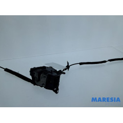 Renault - Clio - Rear door mechanism 4-door, right