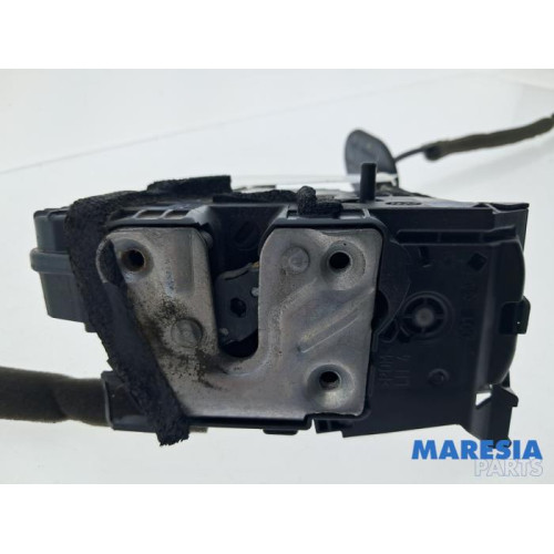 Renault - Clio - Rear door mechanism 4-door, right