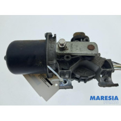 Renault - Clio - Front wiper motor