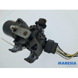 Renault - Clio - Front wiper motor