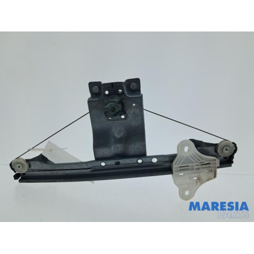 Renault - Clio - Rear door window mechanism 4-door, right