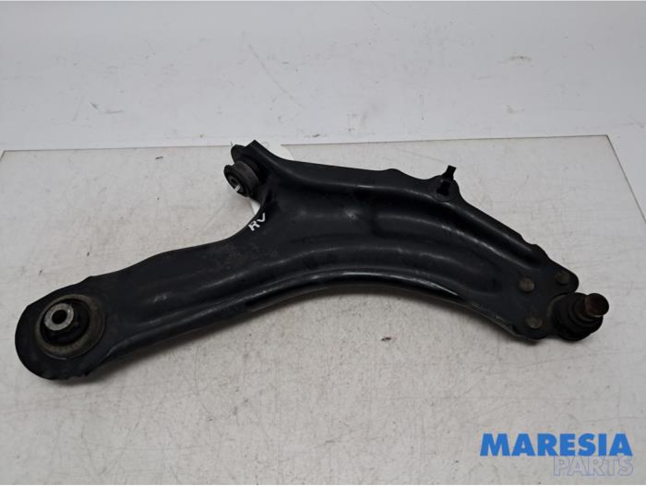 Renault - Kangoo - Front lower wishbone, right