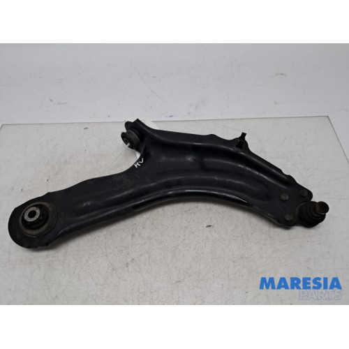 Renault - Kangoo - Front lower wishbone, right