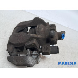 Renault - Clio - Front brake calliper, left