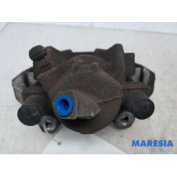 Renault - Clio - Front brake calliper, left