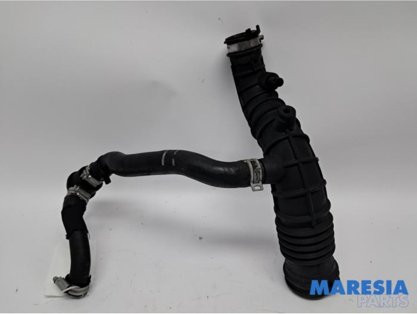 Renault - Clio - Air intake hose