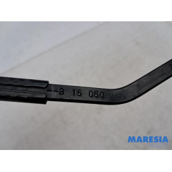 Renault - Clio - Front wiper arm