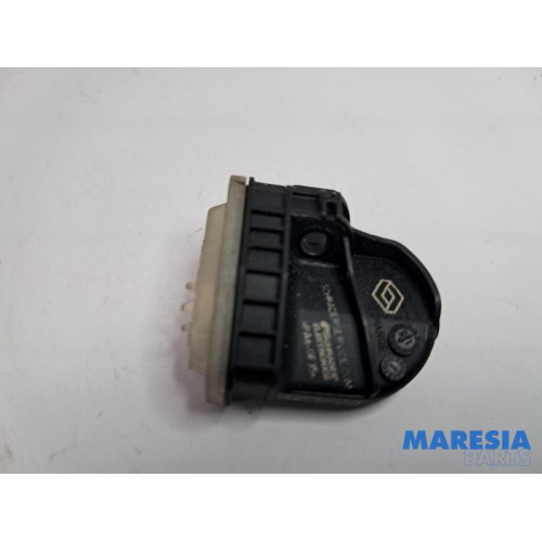 Renault - Clio - Tyre pressure sensor