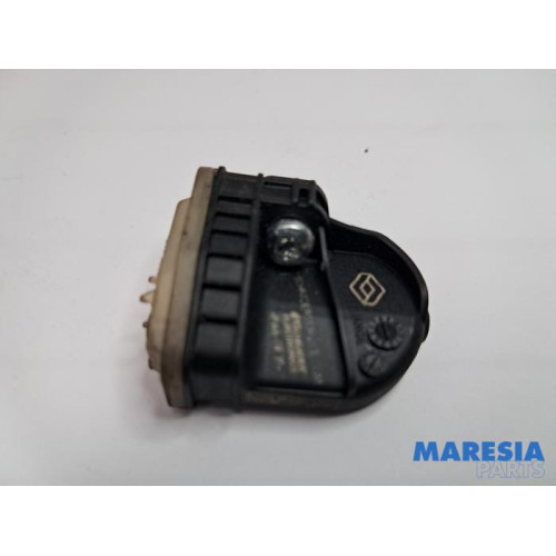Renault - Clio - Tyre pressure sensor
