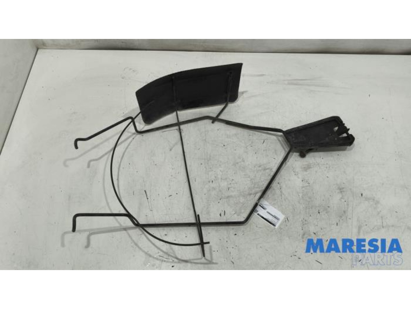 Peugeot - Partner - Spare wheel mechanism