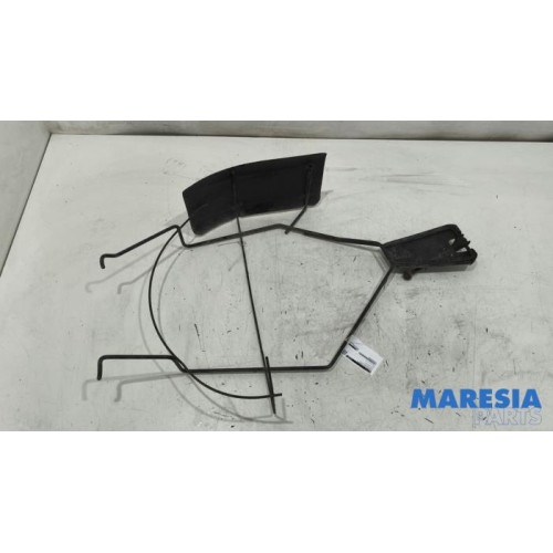 Peugeot - Partner - Spare wheel mechanism