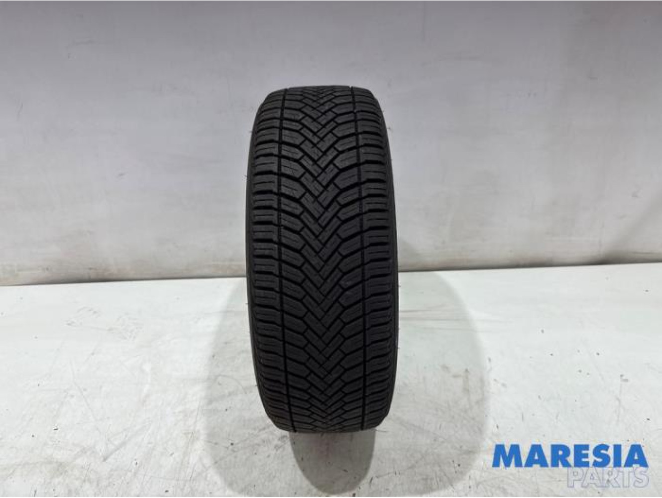 Renault - Clio - Tyre
