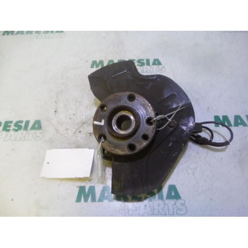 Citroen - C8 - Fusee links-voor
