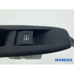 Renault - Zoe - Electric window switch