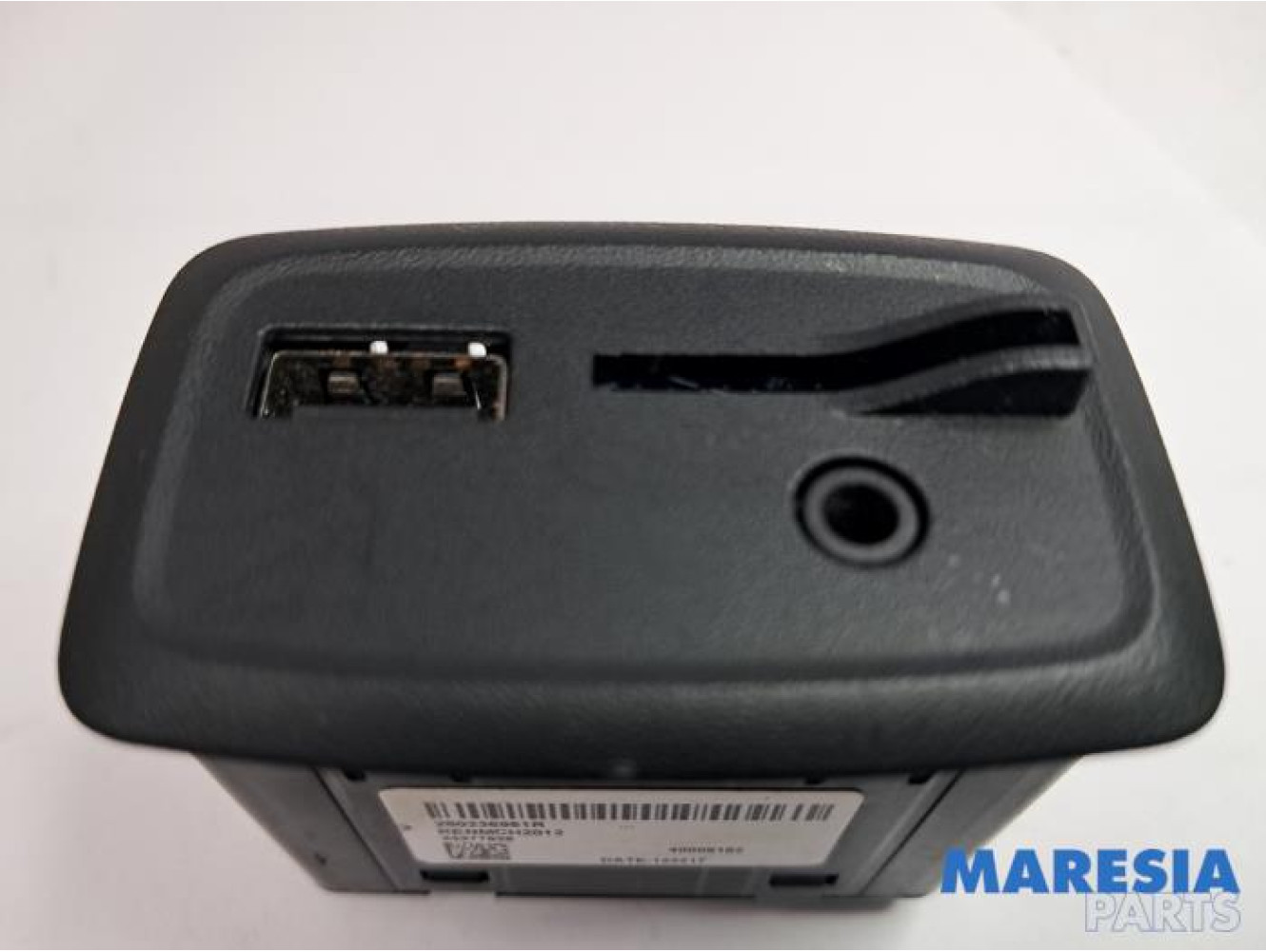 Renault - Zoe - AUX / USB connection