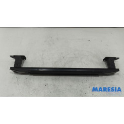 Renault - Clio - Bumperframe achter