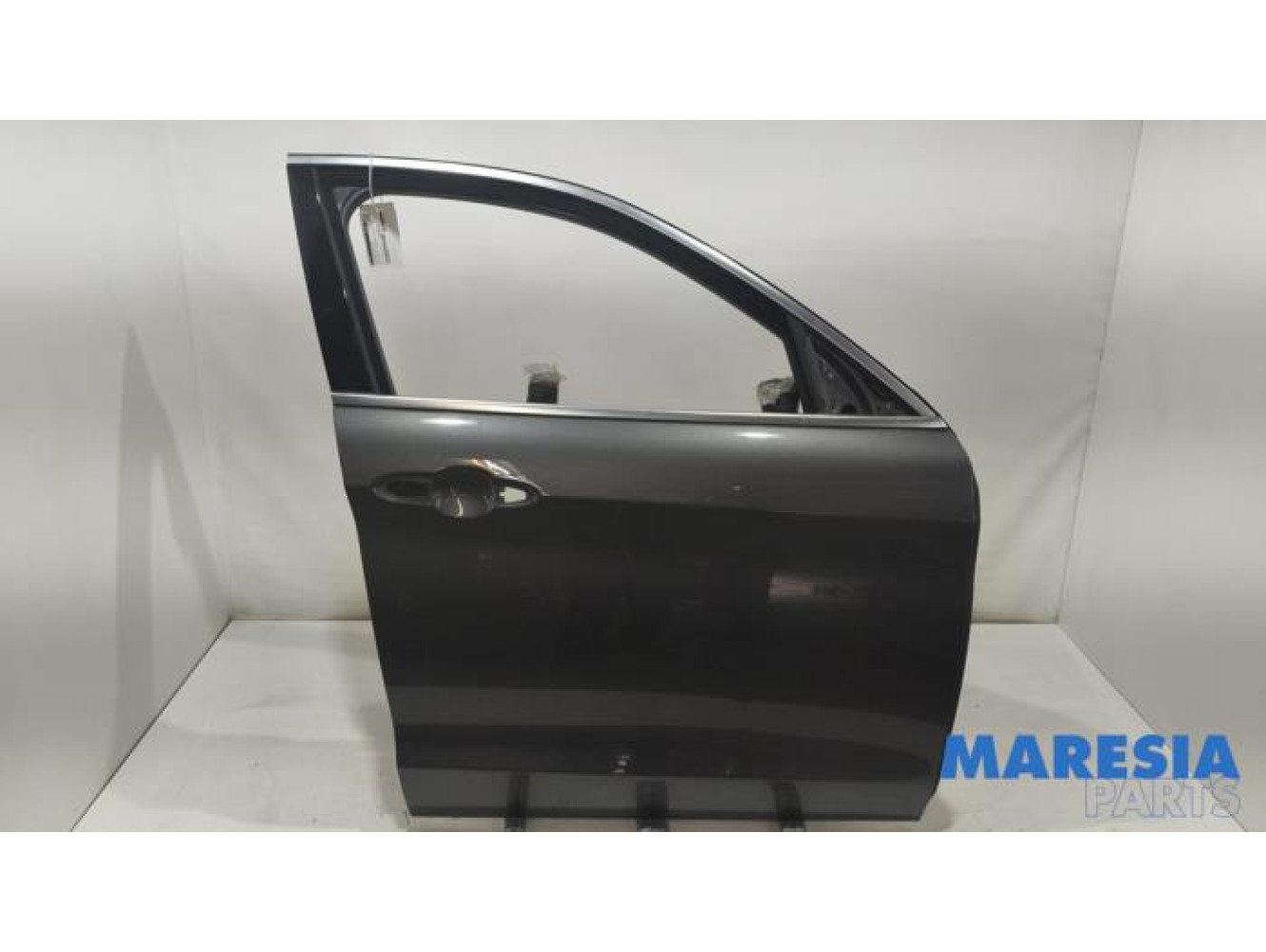Alfa Romeo - Stelvio - Front door 4-door, right