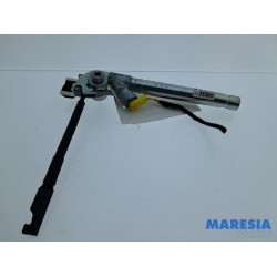 Opel - Crossland X - Gordelspanner links