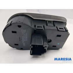 Opel - Crossland X - Light switch