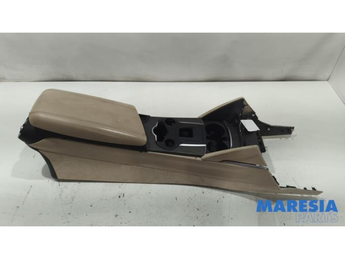 Alfa Romeo - Stelvio - Middle console