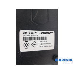 Renault - Clio - Subwoofer