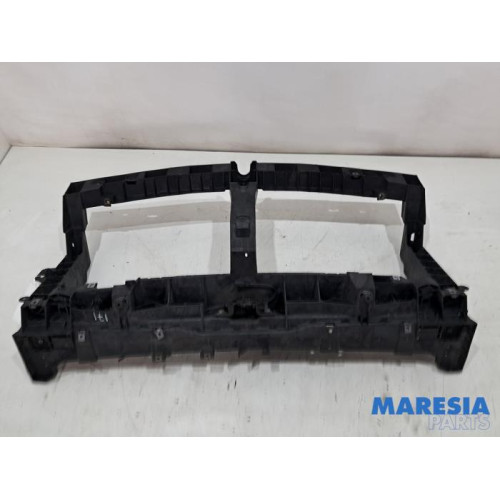Renault - Trafic - Vorderwand