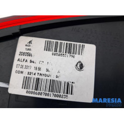 Alfa Romeo - Stelvio - Achterlicht links