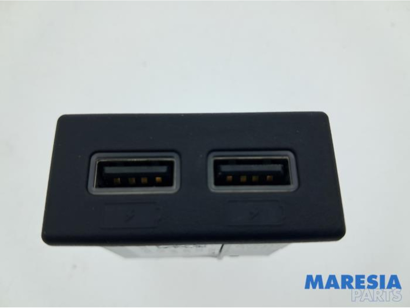 Alfa Romeo - Stelvio - AUX/USB aansluiting