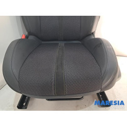 Peugeot - 408 - Sitz links