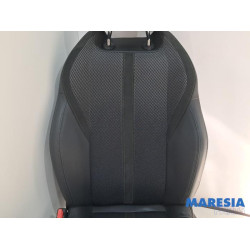 Peugeot - 408 - Sitz links