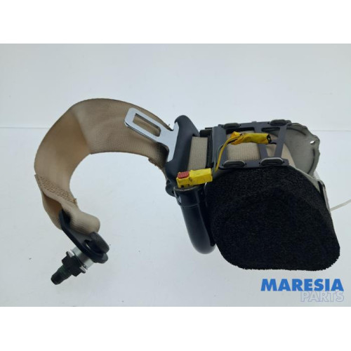 Alfa Romeo - Stelvio - Rear seatbelt, left