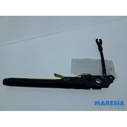 Alfa Romeo - Stelvio - Seatbelt tensioner, left