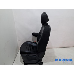Renault - Captur - Seat, left