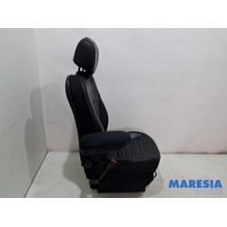 Renault - Captur - Seat, left