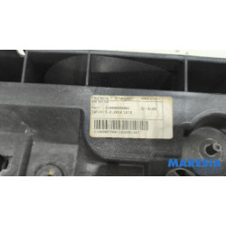 Renault - Captur - Lock plate