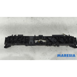 Renault - Captur - Lock plate
