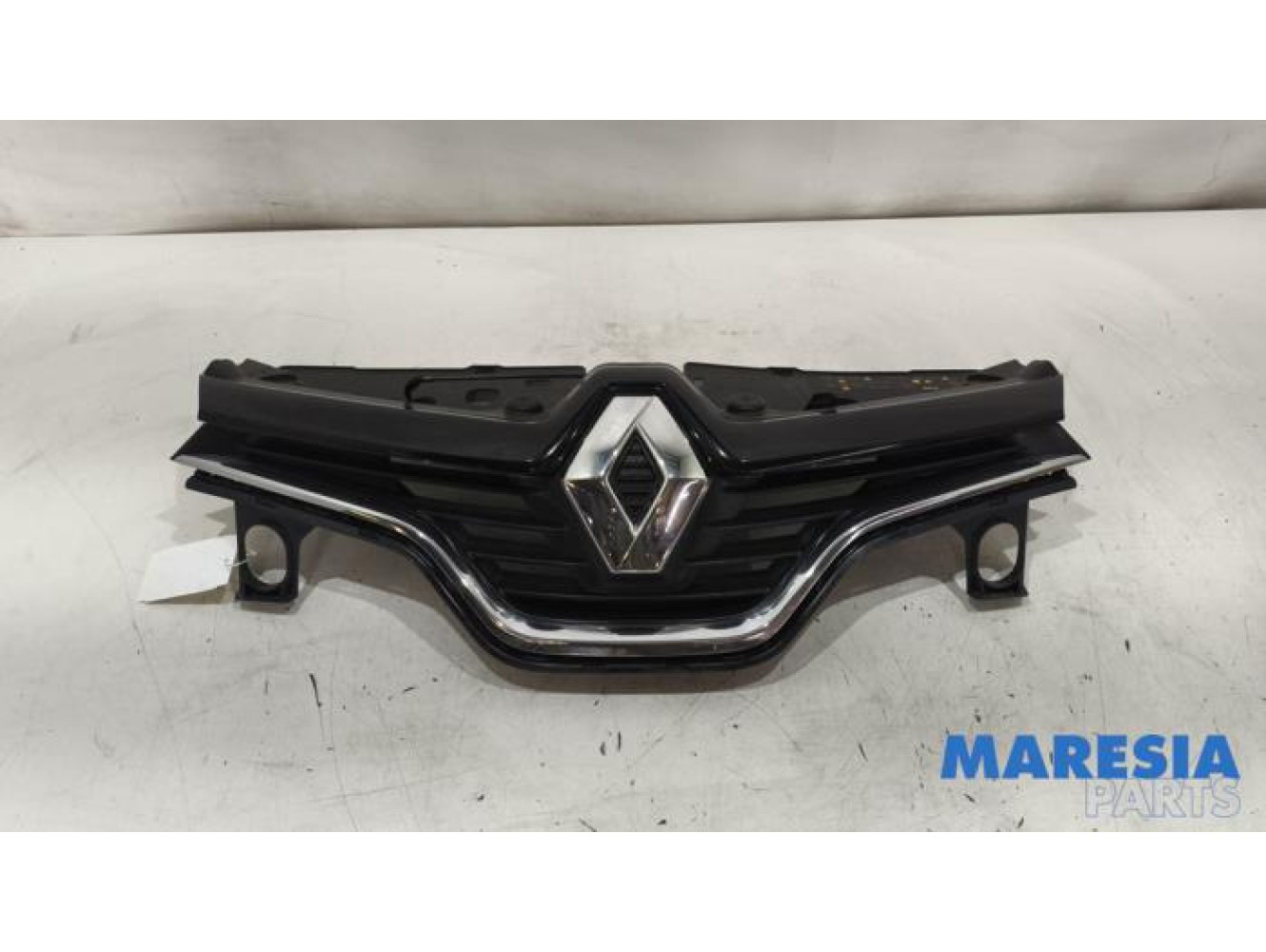 Renault - Captur - Grill
