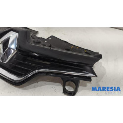 Renault - Captur - Grill