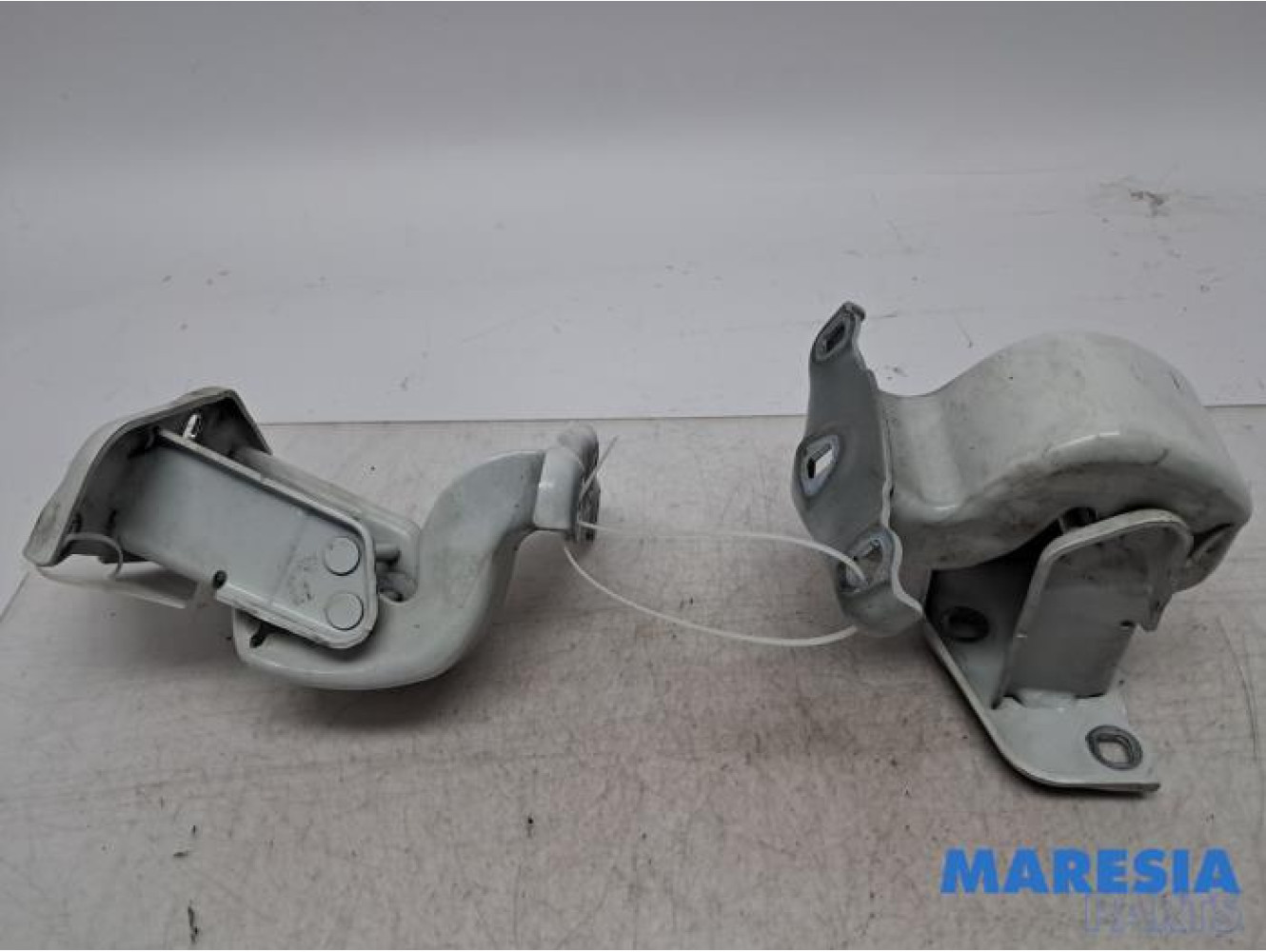 Renault - Trafic - Scharnier deur rechts-achter