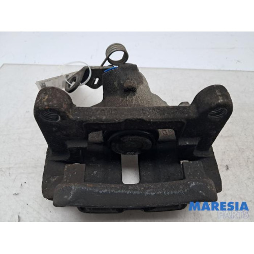 Renault - Trafic - Remklauw (Tang) links-achter