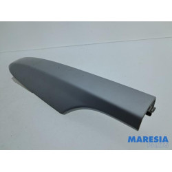 Renault - Megane - Roof rail sealing cover