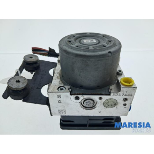 Renault - Trafic - ABS Pumpe