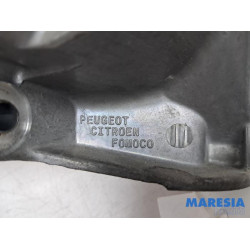 Peugeot - Expert - Stütze Dieselpumpe