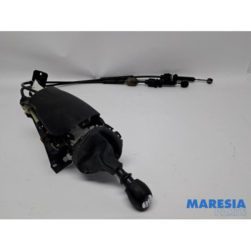 Renault - Trafic - Versnellingspook