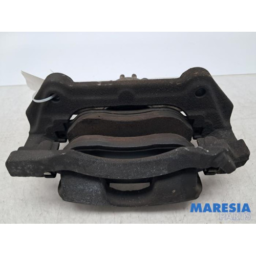 Renault - Trafic - Remklauw (Tang) links-voor