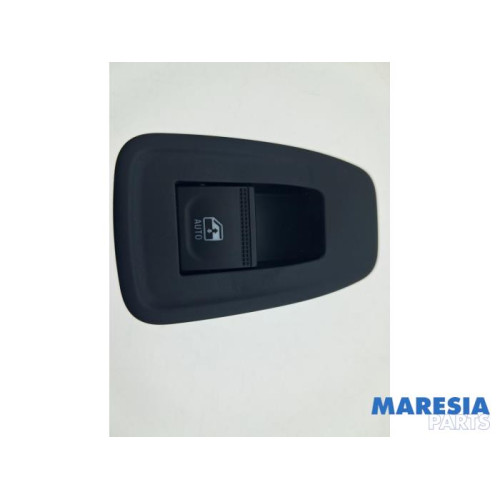Renault - Clio - Electric window switch