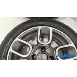 Fiat - 500 - Sportvelgenset + banden