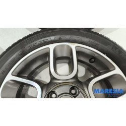 Fiat - 500 - Sportvelgenset + banden
