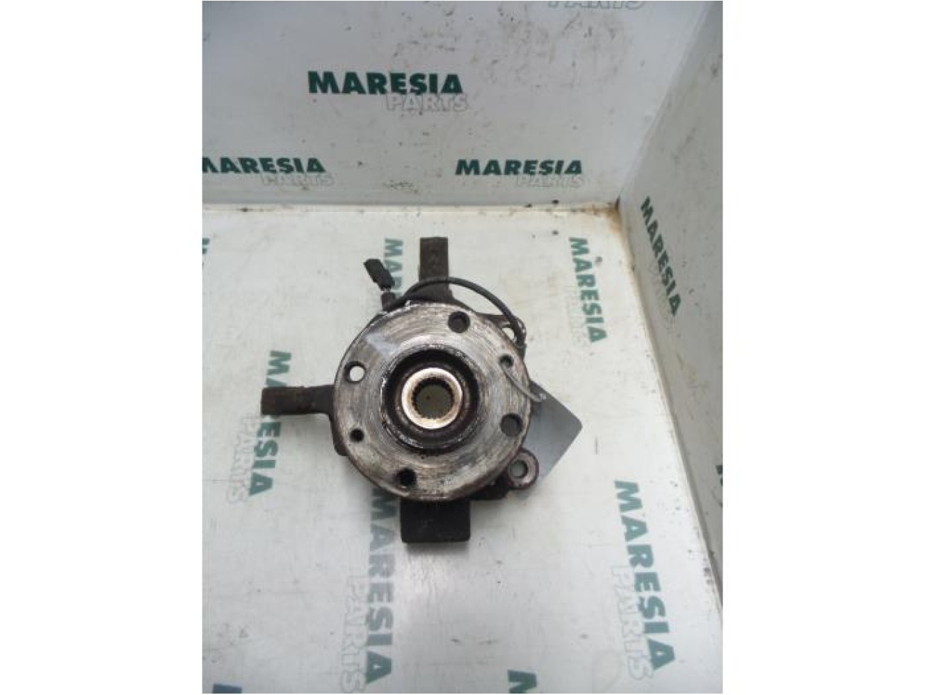 Renault - Modus - Knuckle, front right