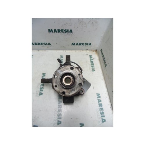 Renault - Modus - Knuckle, front right